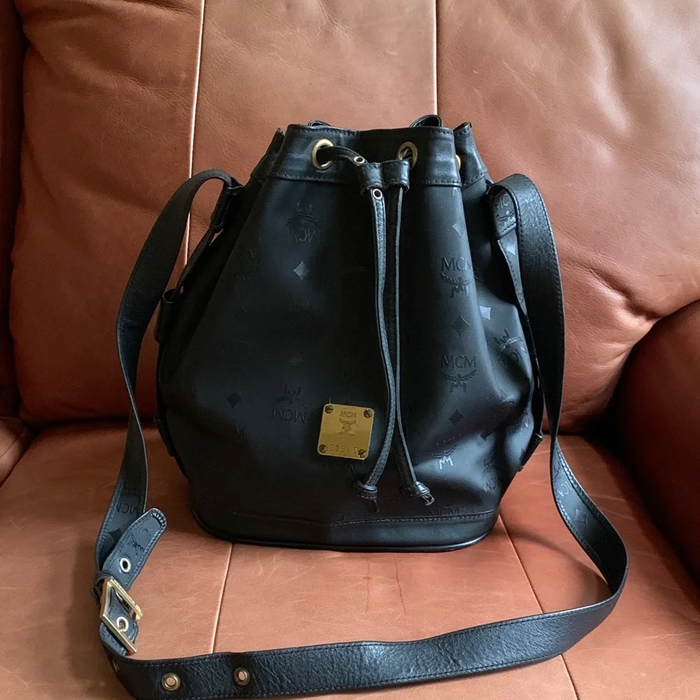 🖤💋MCM Black Canvas Monogram Bucket Backpack💋🖤 - Picture 1 of 13